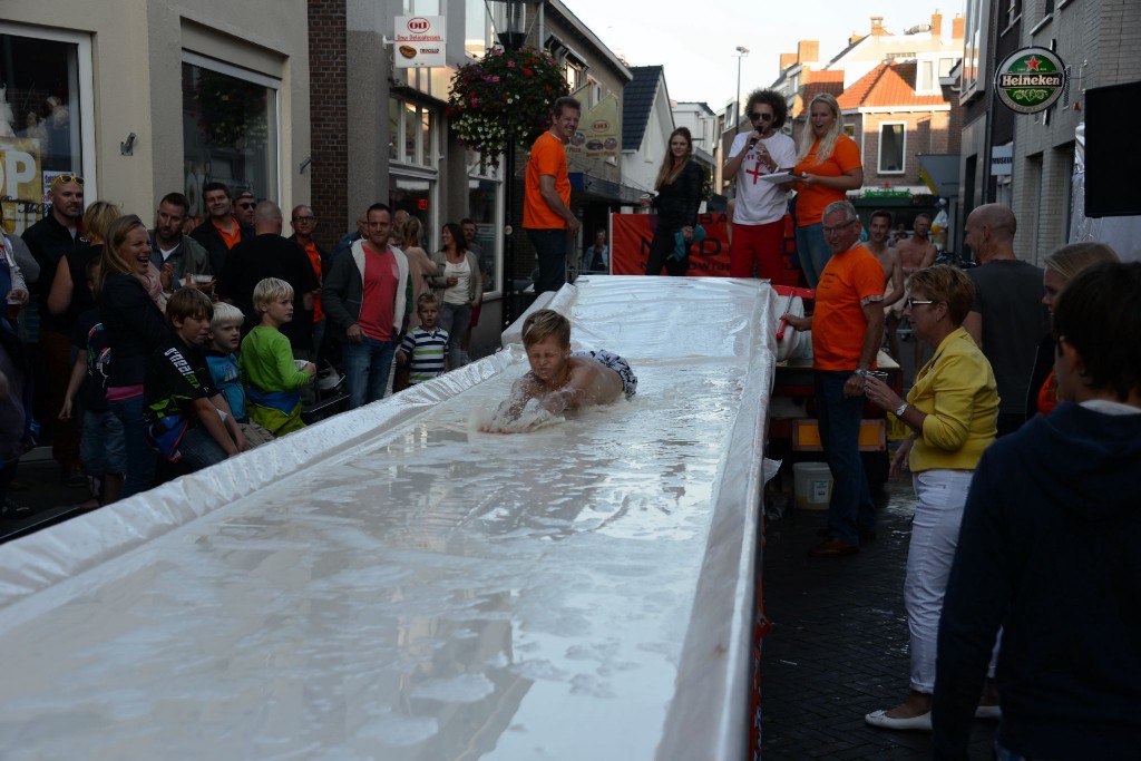 ../Images/Donderdag kermis 339.jpg